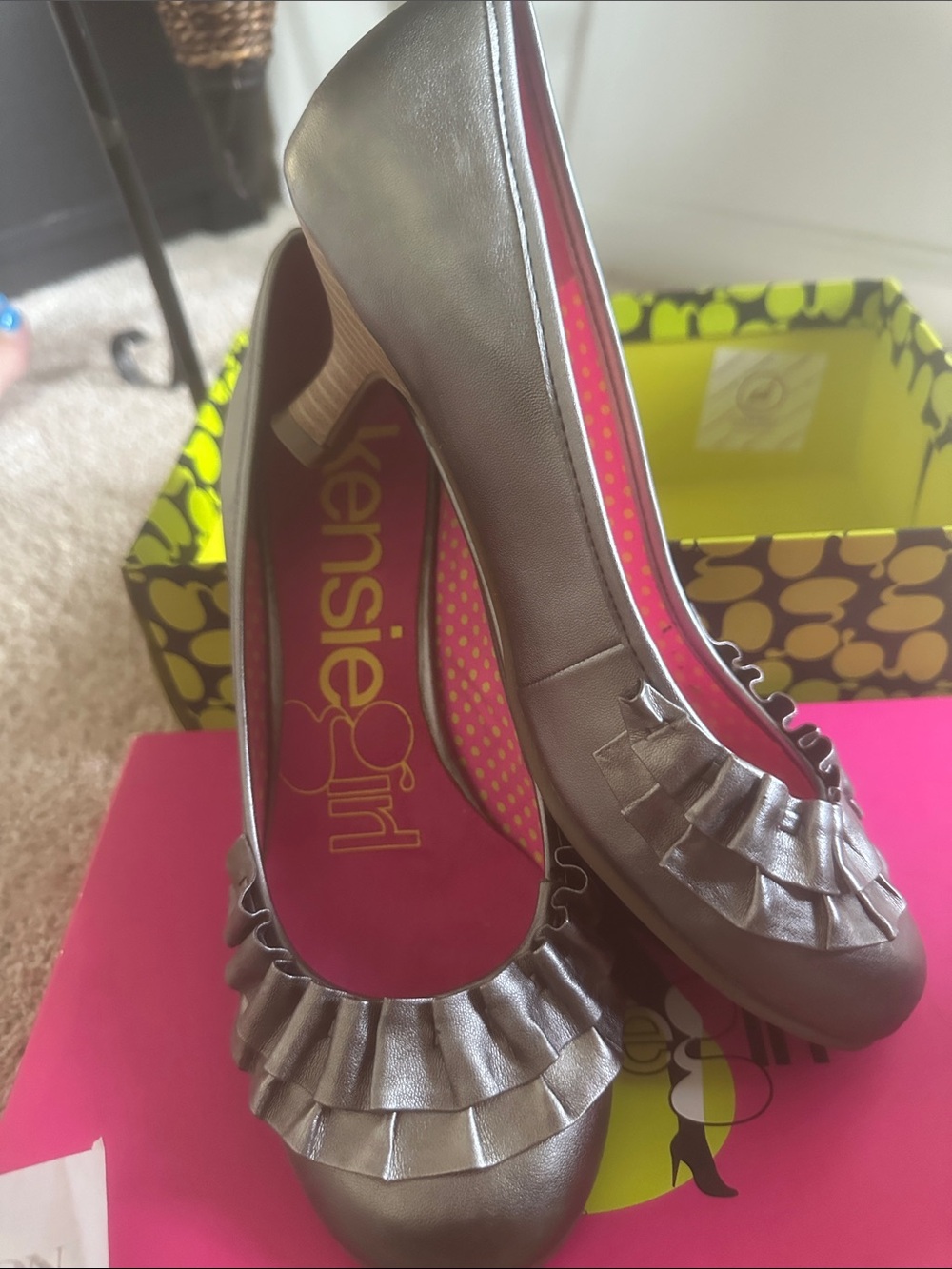 Kenzie Girl Cassie  Kitten Heels 8M Gunmetal